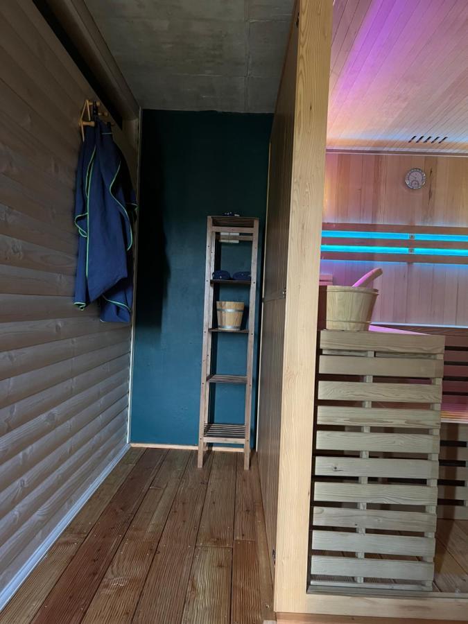 Houten Vakantiewoning "Reisnaarpolen" Royaal Ontbijt, Sauna En Hottub Чарна Гура Екстер'єр фото