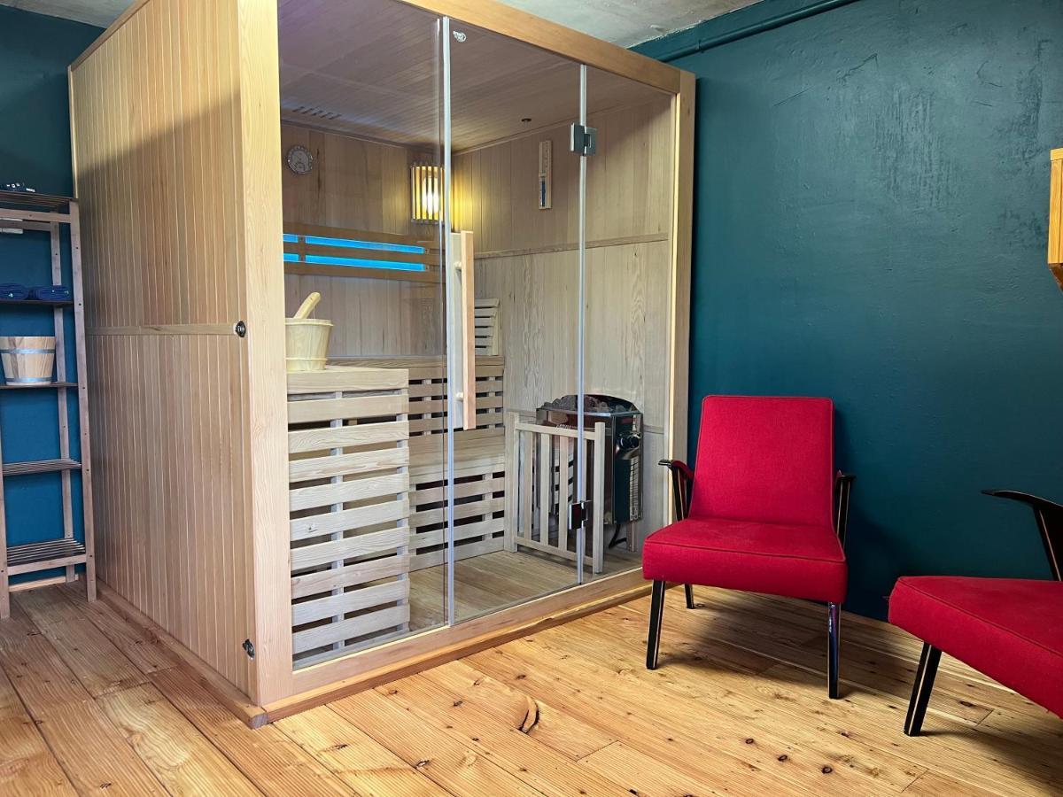 Houten Vakantiewoning "Reisnaarpolen" Royaal Ontbijt, Sauna En Hottub Чарна Гура Екстер'єр фото