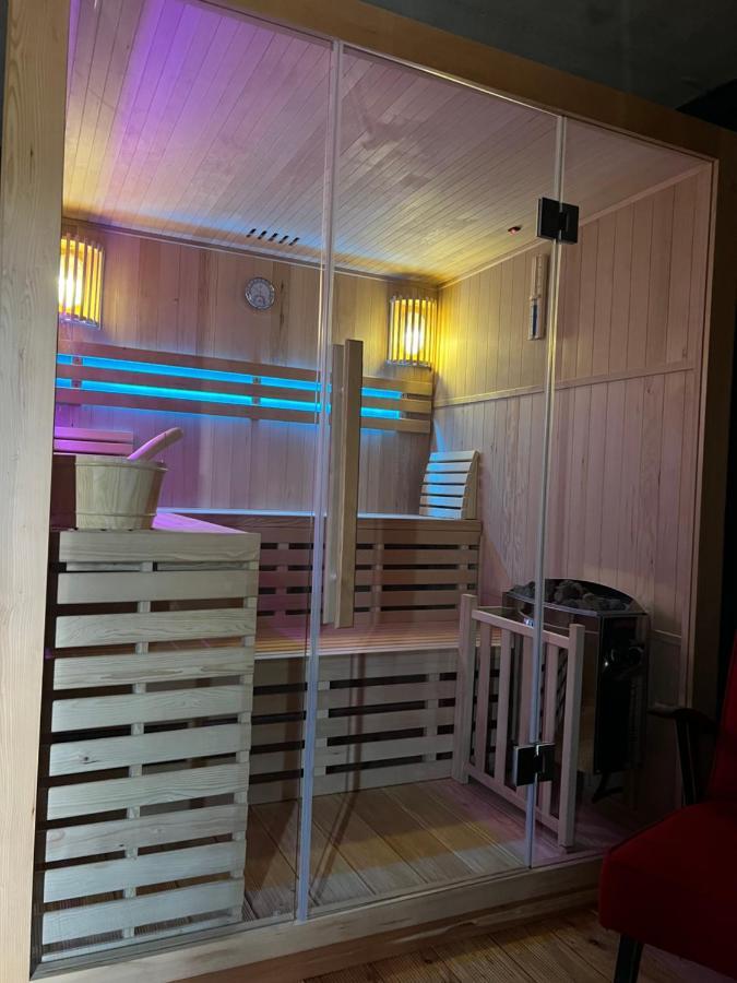 Houten Vakantiewoning "Reisnaarpolen" Royaal Ontbijt, Sauna En Hottub Чарна Гура Екстер'єр фото