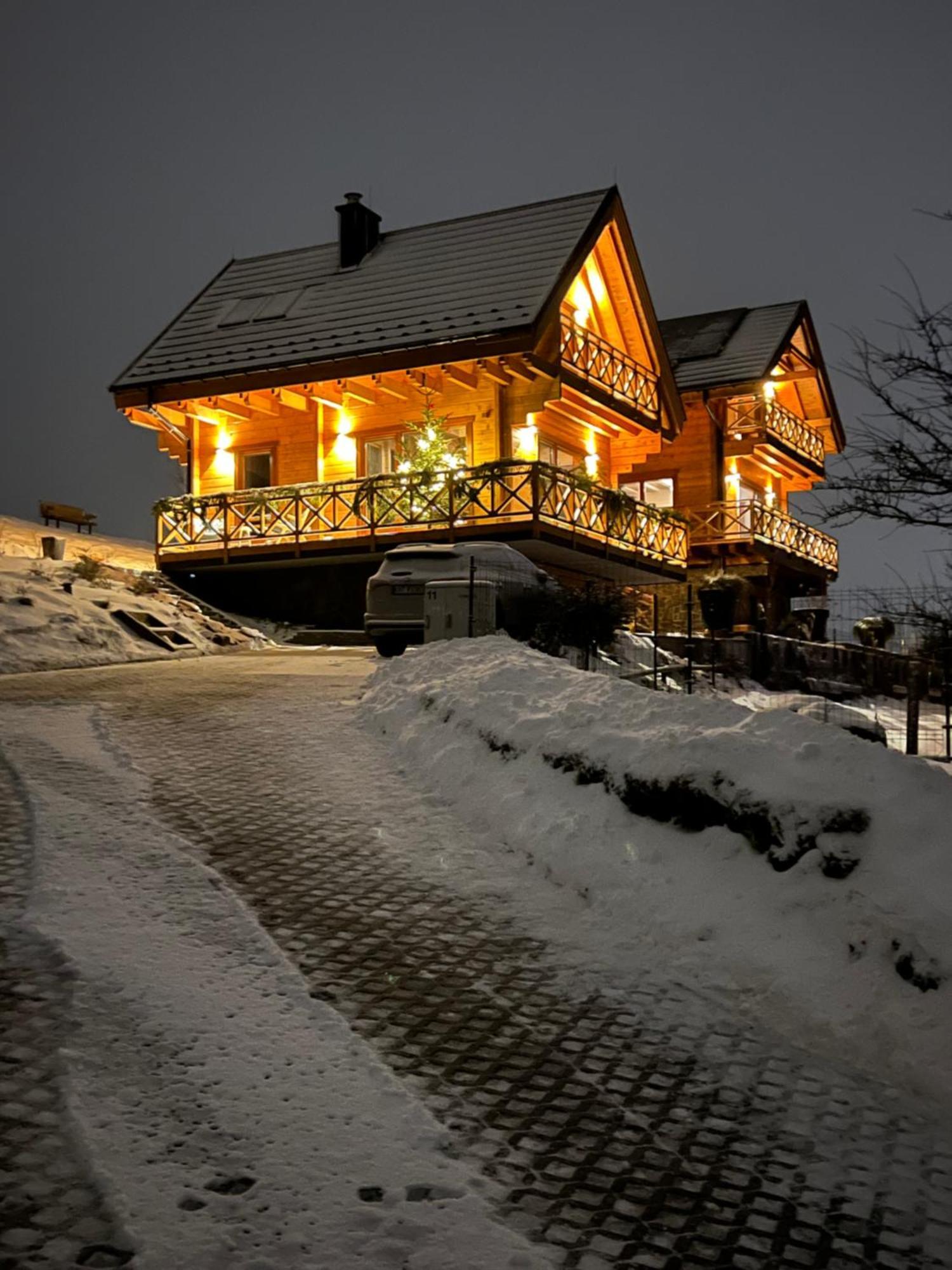 Houten Vakantiewoning "Reisnaarpolen" Royaal Ontbijt, Sauna En Hottub Чарна Гура Екстер'єр фото