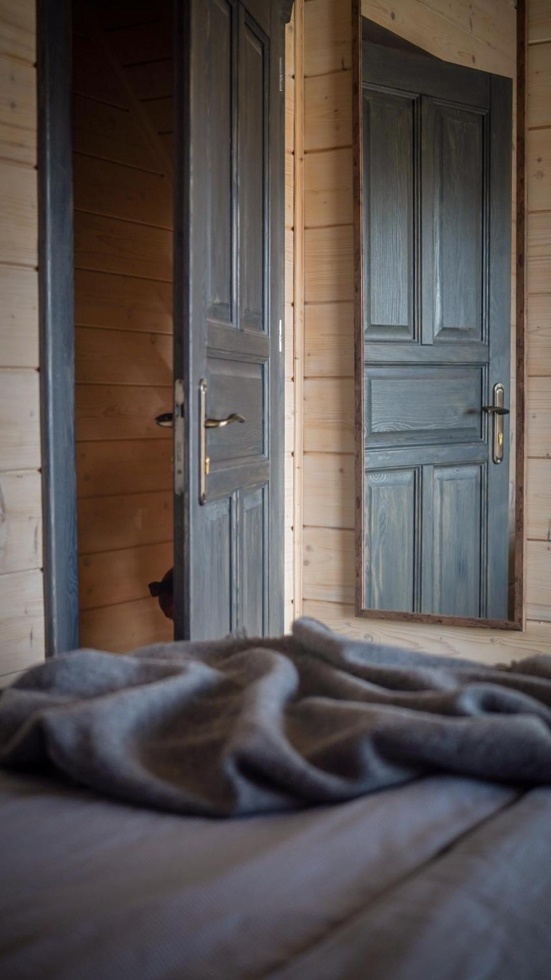Houten Vakantiewoning "Reisnaarpolen" Royaal Ontbijt, Sauna En Hottub Чарна Гура Екстер'єр фото