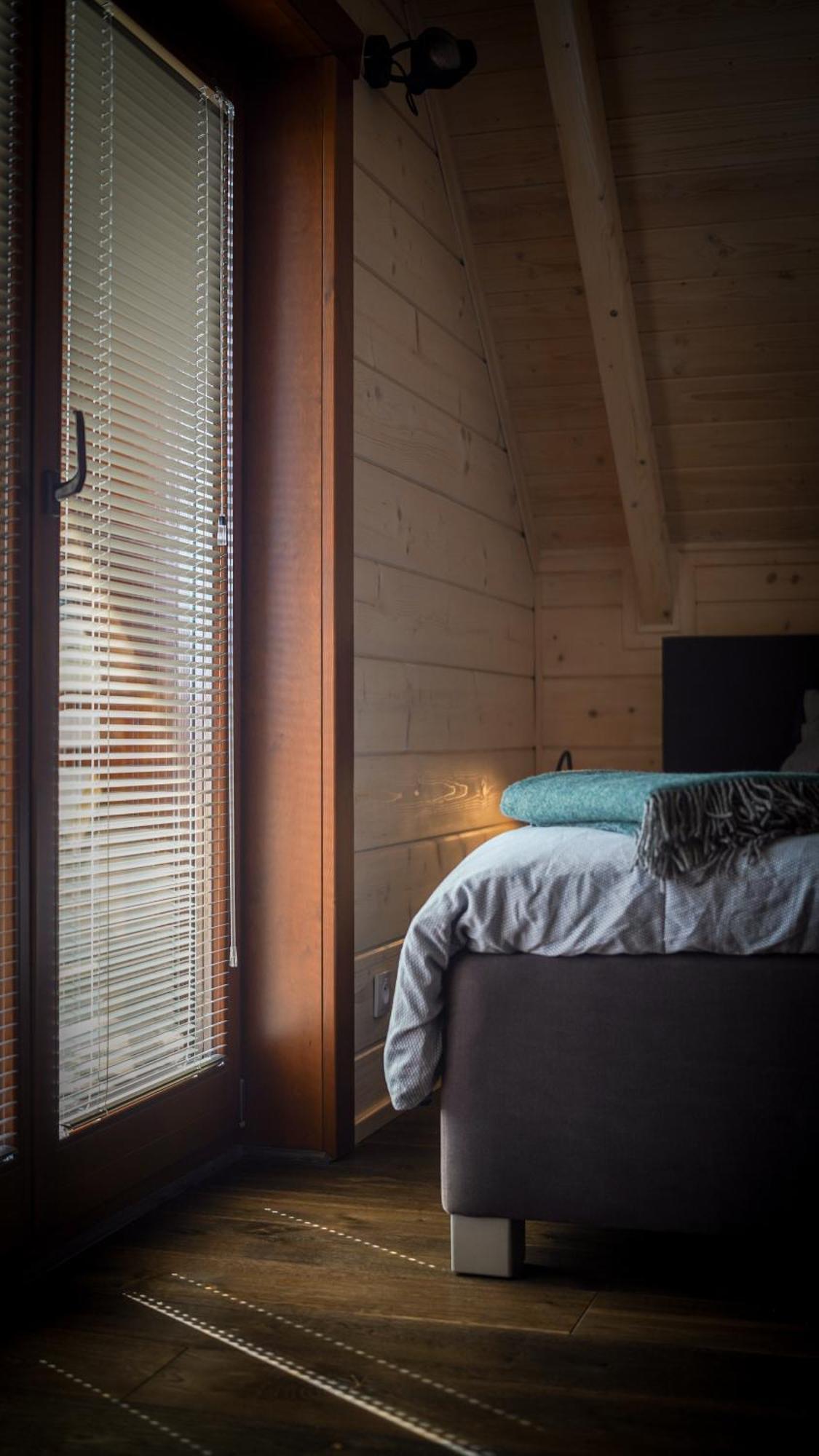 Houten Vakantiewoning "Reisnaarpolen" Royaal Ontbijt, Sauna En Hottub Чарна Гура Екстер'єр фото